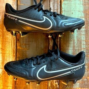 Nike Tiempo cleats mens size 7.5